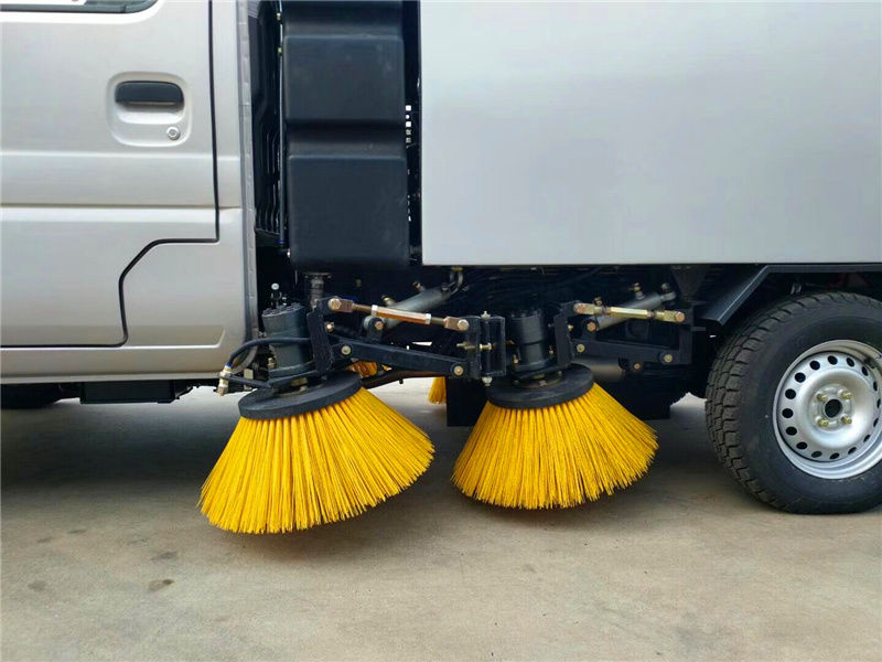 長(zhǎng)安小型掃路車(chē)（0.8水/2塵）