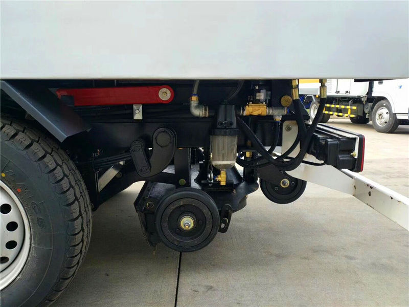 長(zhǎng)安小型掃路車(chē)（0.8水/2塵）