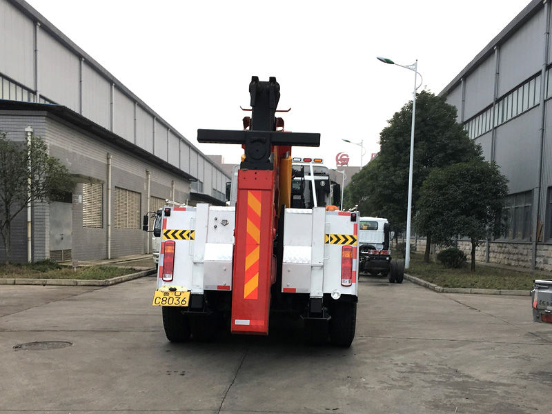 重汽前四后八拖吊聯(lián)體清障車(chē)