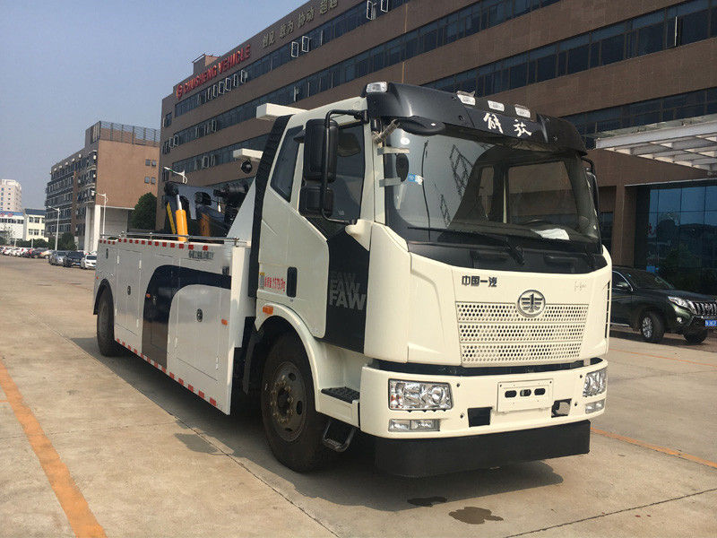 解放J6清障車(chē)（10噸）
