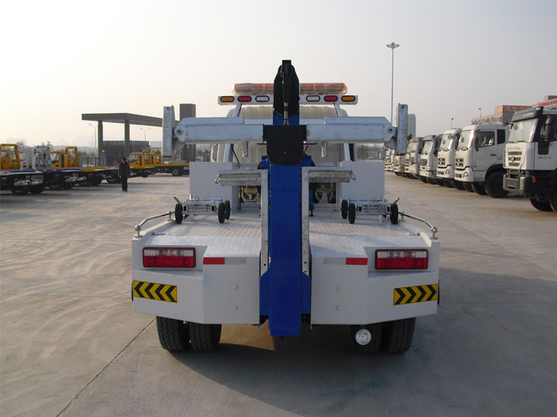 東風多利卡一拖一清障車（拖牽7噸）