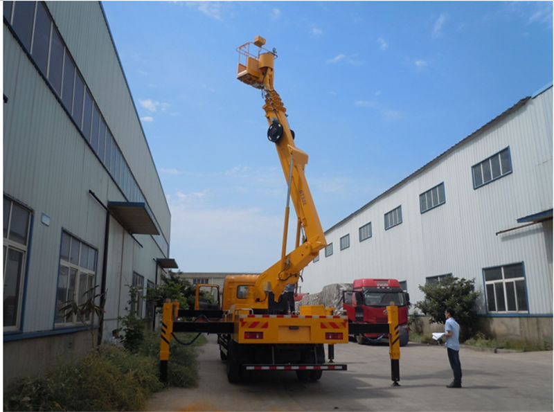 東風天錦28米伸縮臂高空作業(yè)車