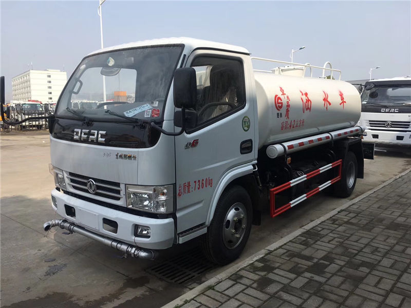 東風(fēng)藍牌灑水車（2噸）