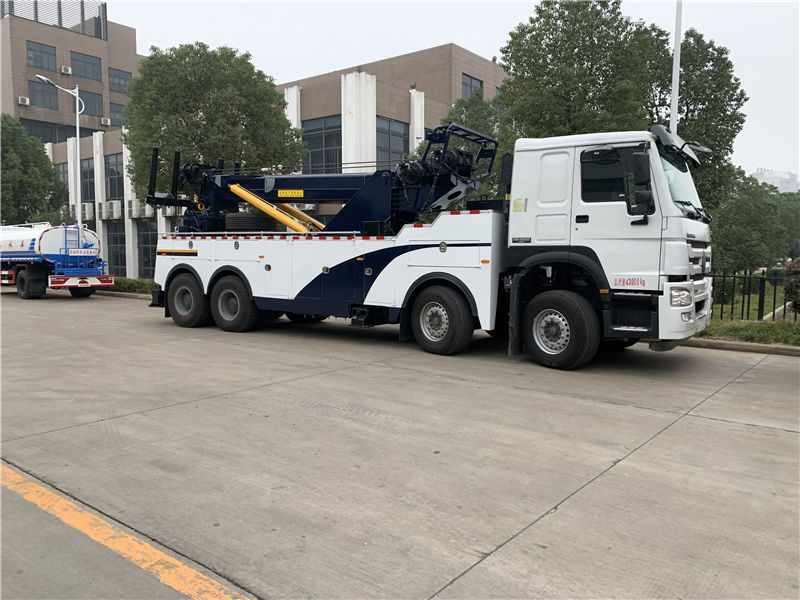 重汽豪沃清障車（50噸旋轉(zhuǎn)吊）