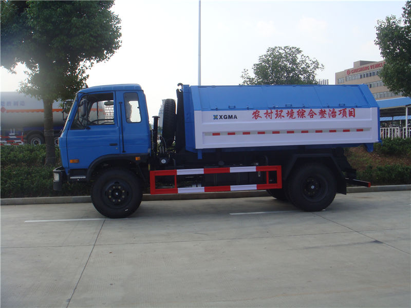 東風(fēng)145勾臂垃圾車(chē)（8噸）