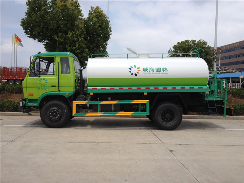 東風灑水車（8-10噸）