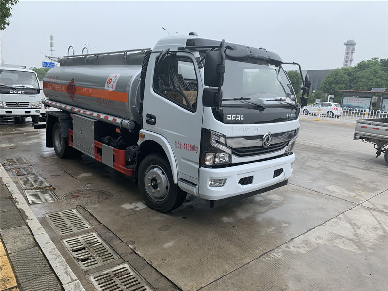 東風(fēng)多利卡8噸加油車（國(guó)六 柴油）